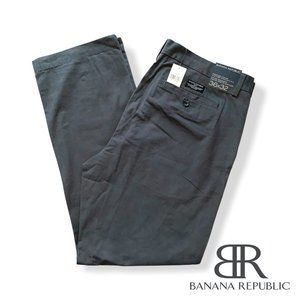 Banana Republic Men's Emerson Straight Fit Chino